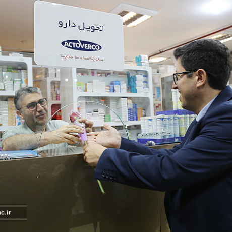 تقدیر از پزشکان مرکز بهداشت دانشگاه در روز پزشک